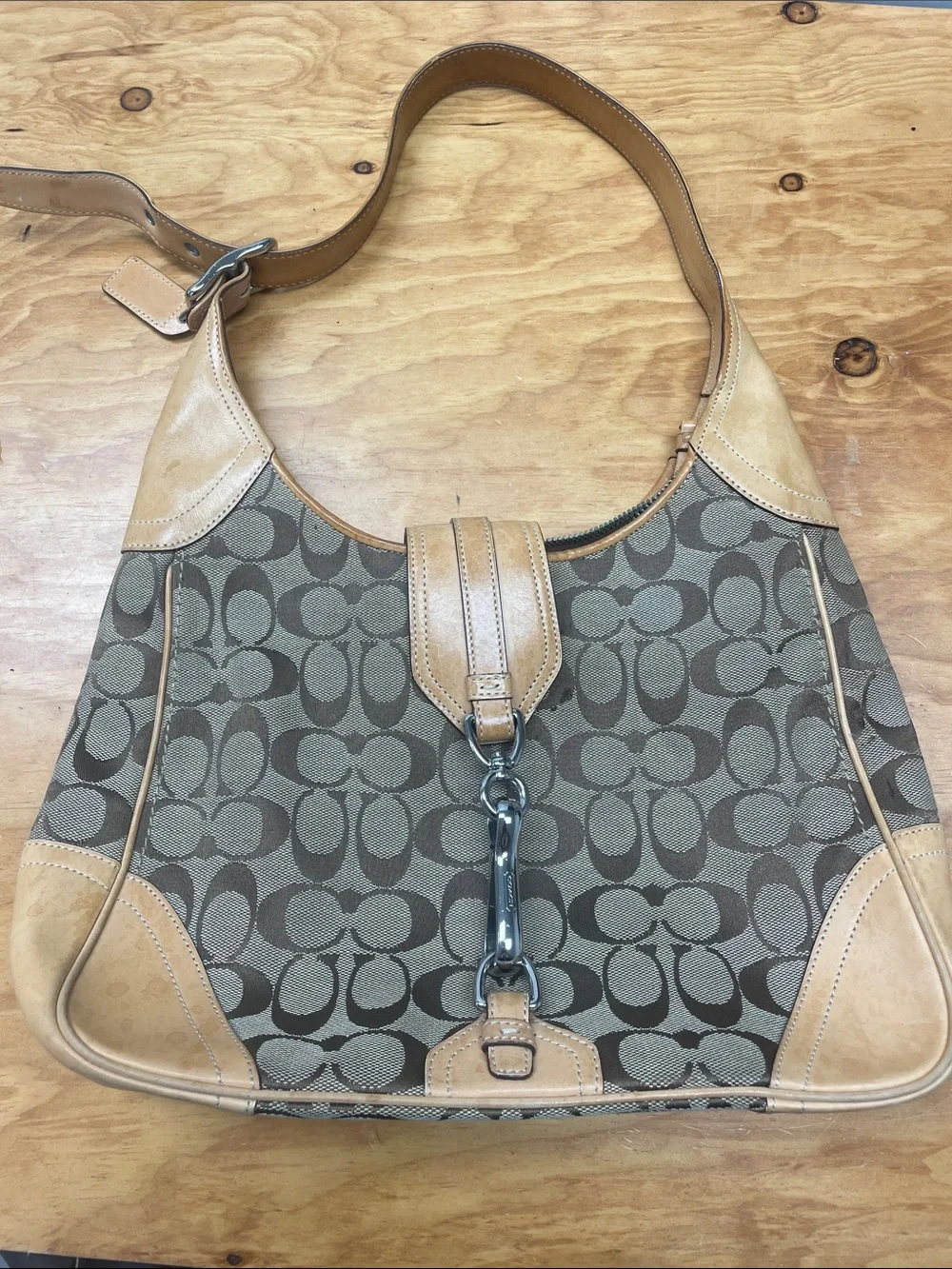 Coach hobo flap clio bag 8k03